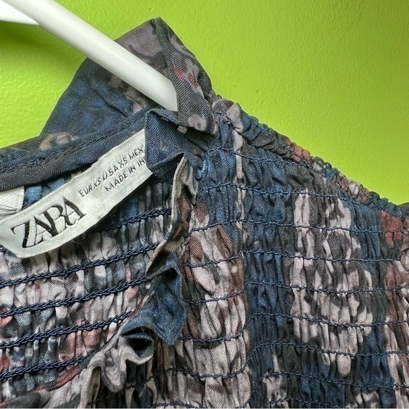 ZARA Mock Neck Floral Smocked Ruffle Hem Mini Dress size XS great condit… - Picture 5 of 6